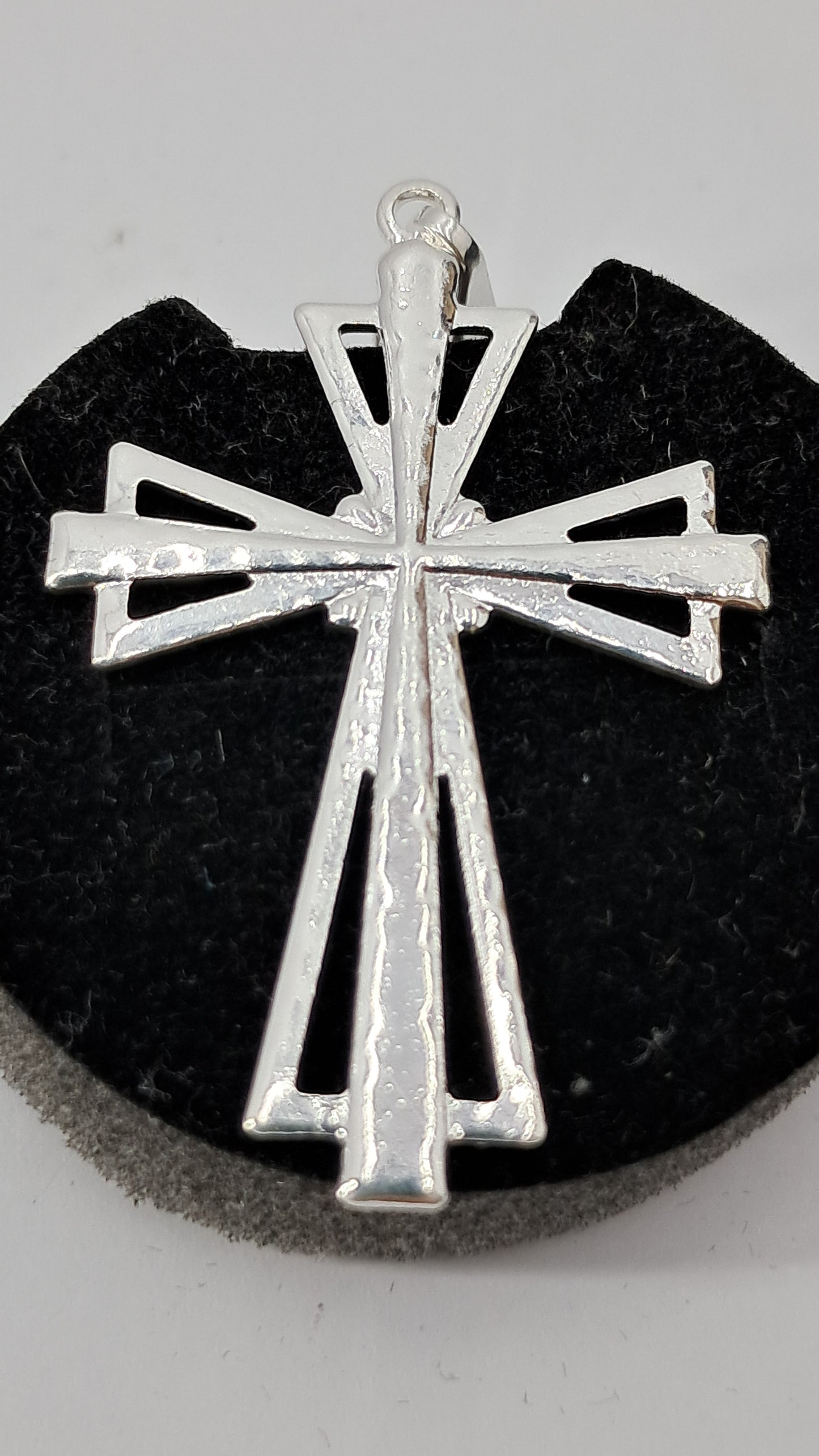 Dije Cruz Geométrica en Plata 925 – 46 mm