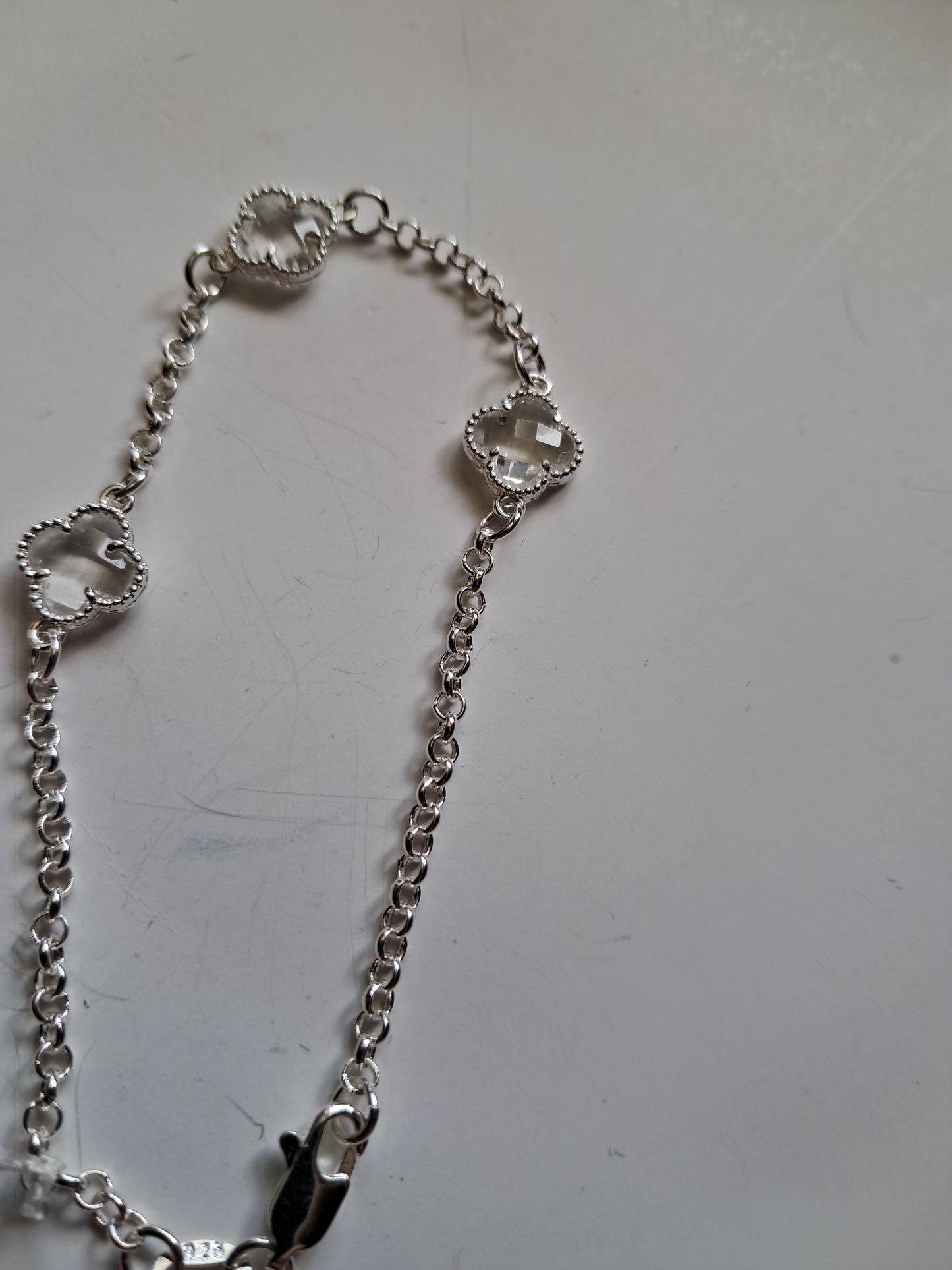 Pulsera trébol de cuarzo transparente en plata 925