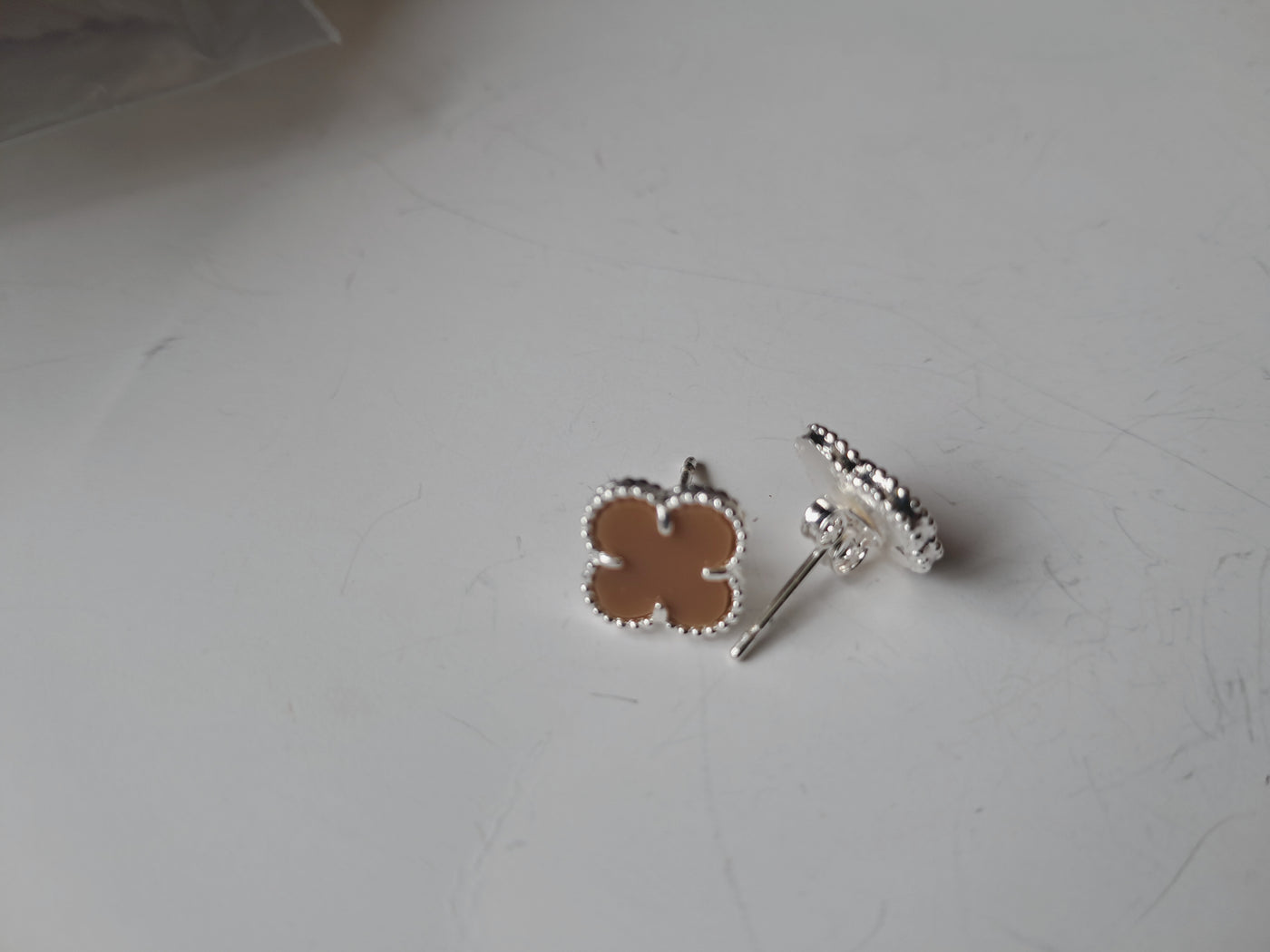 Aros trébol marrón en plata 925