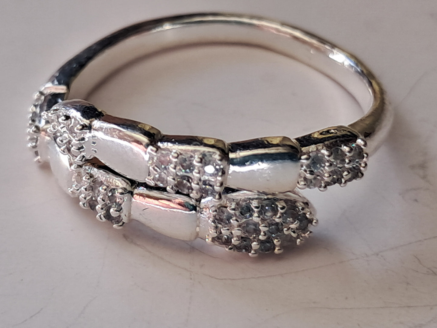 Anillo Doble Tramo con Detalle Pavé