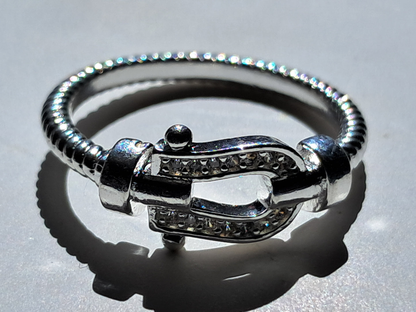 Anillo Hebilla Elegante