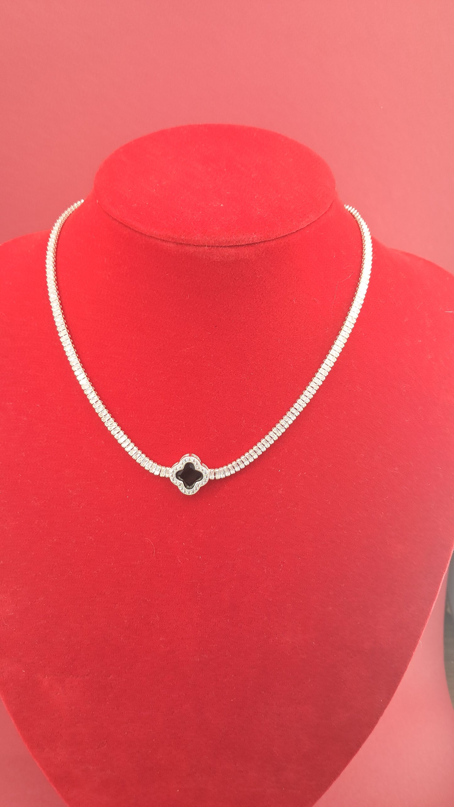 Collar Plata 925 — Colgante Trébol Negro