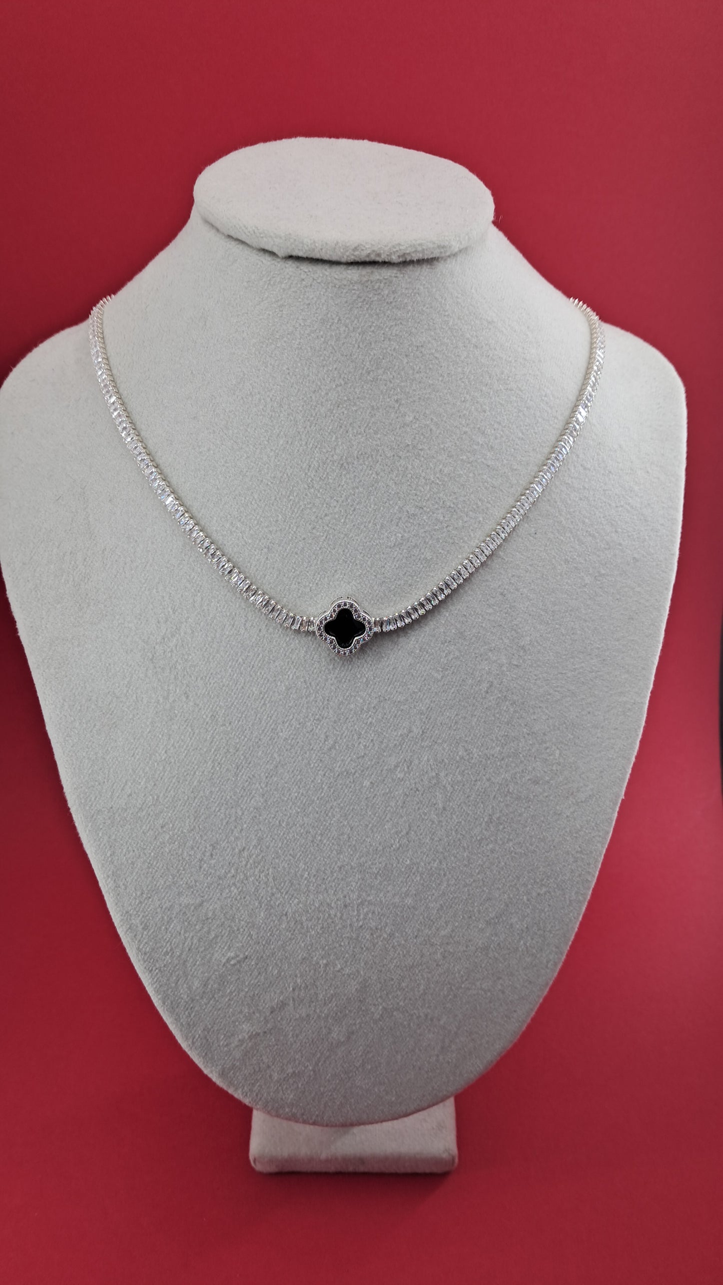 Collar Plata 925 — Colgante Trébol Negro