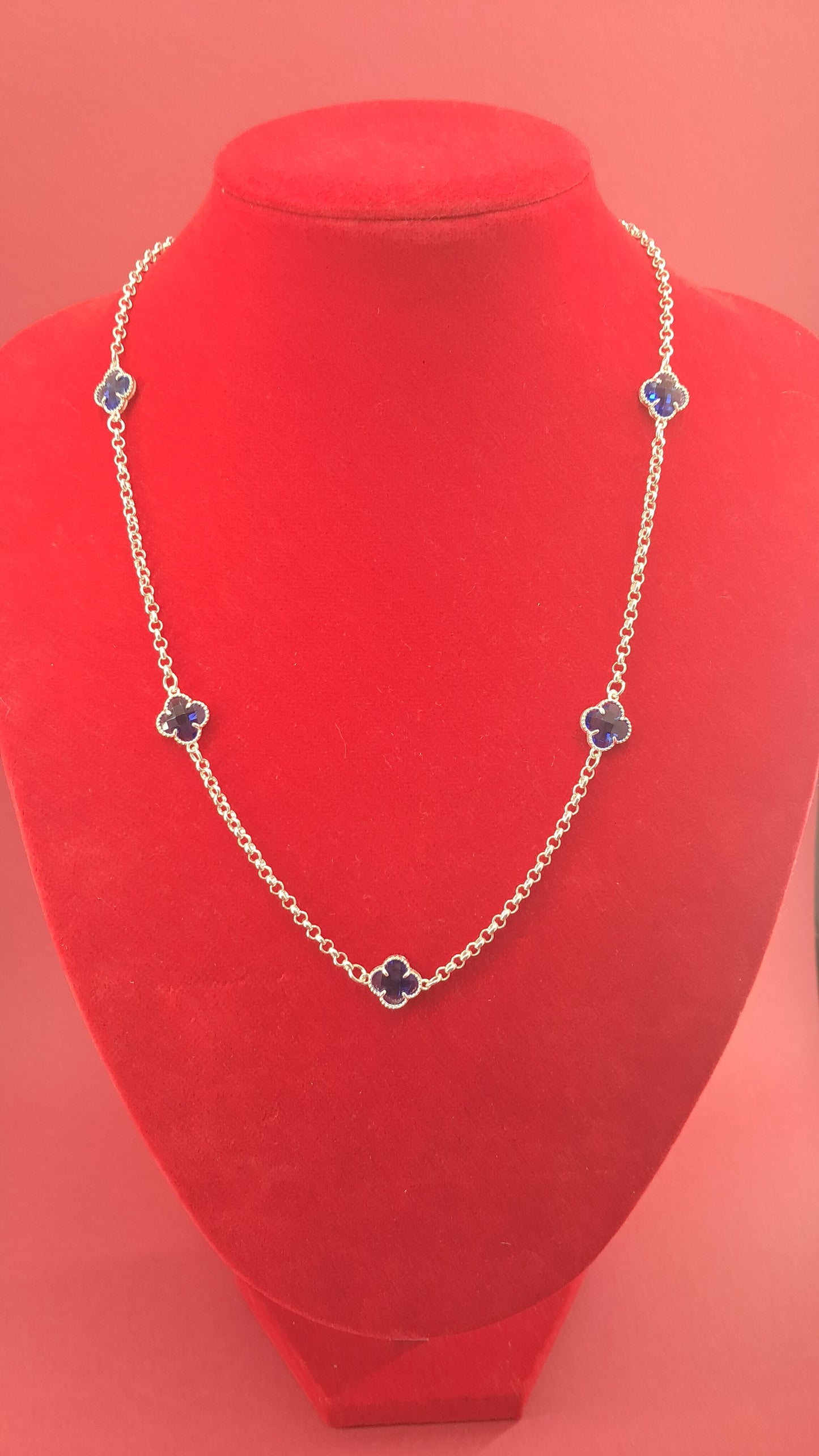 Collar “Trébol Azul Zafiro”
