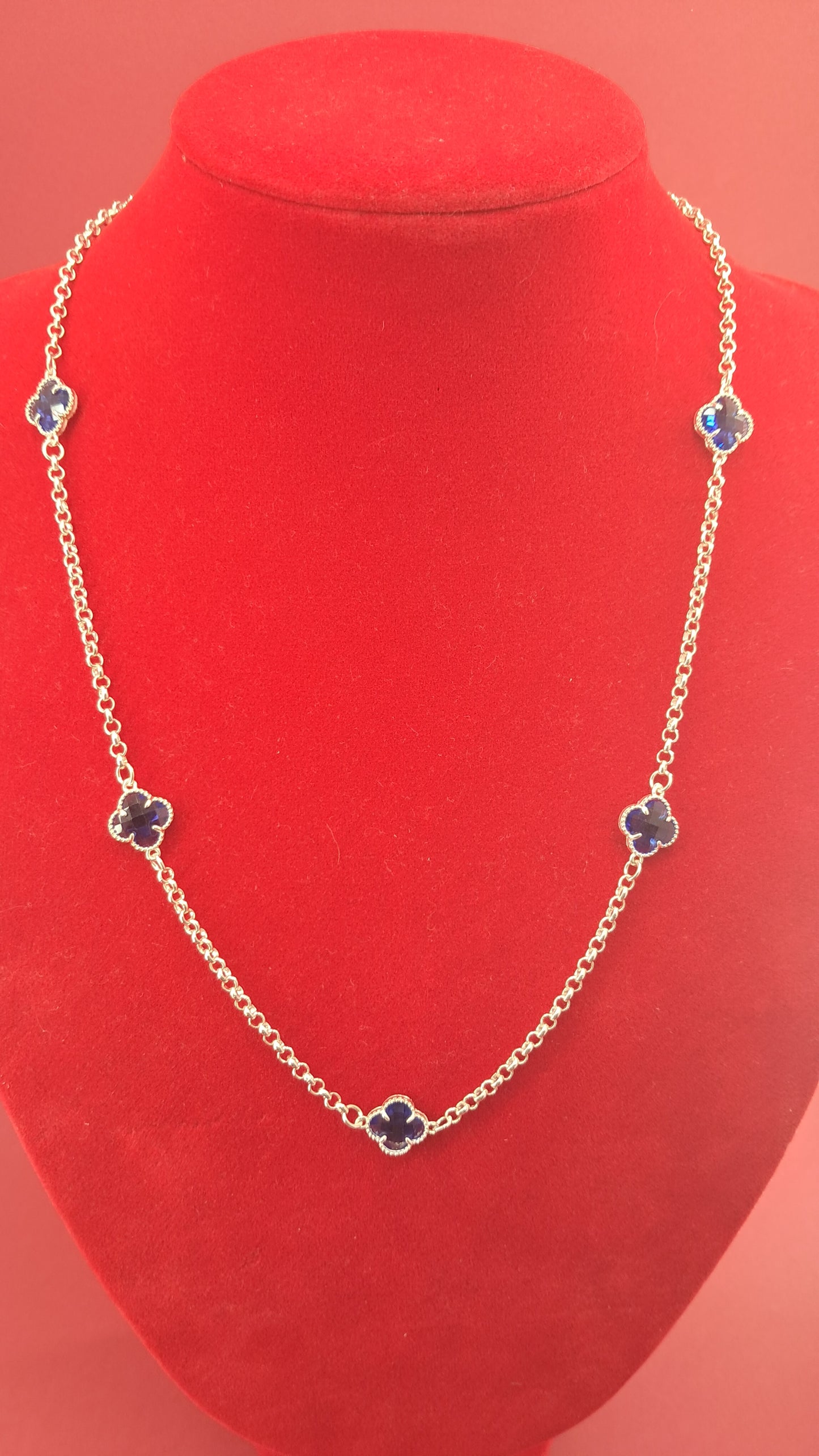 Collar “Trébol Azul Zafiro”