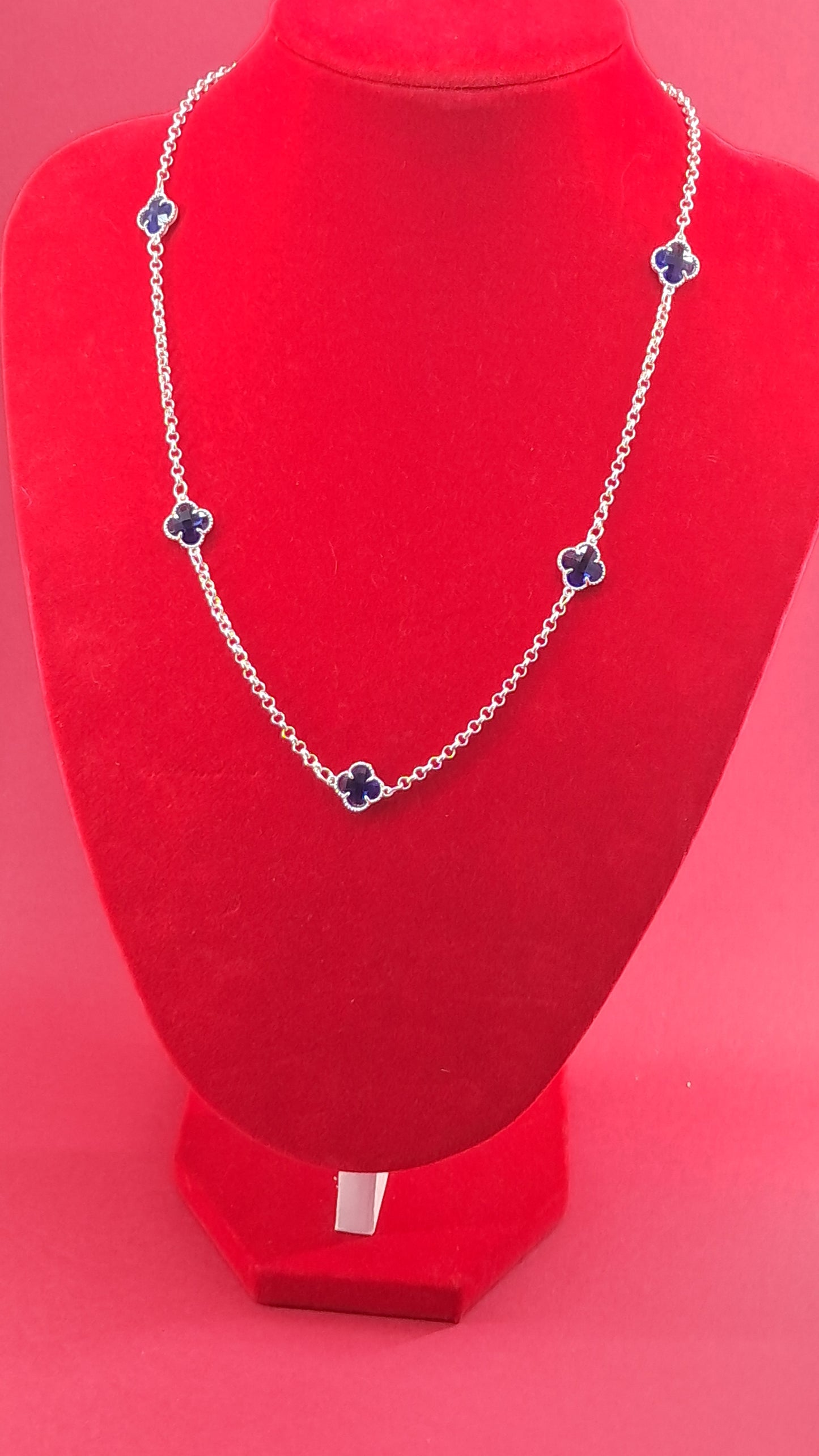 Collar “Trébol Azul Zafiro”