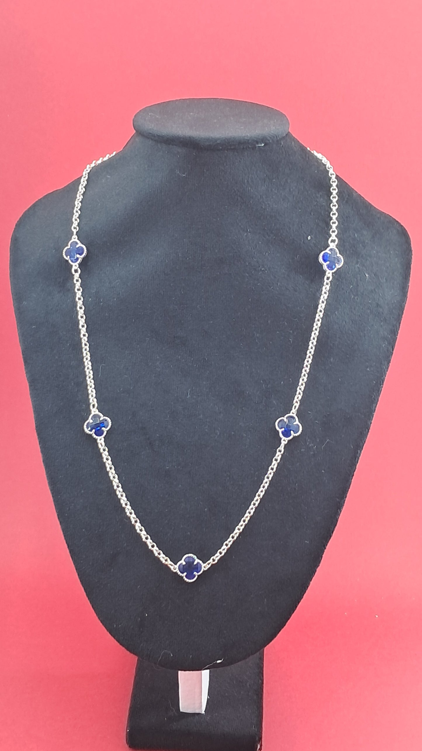 Collar “Trébol Azul Zafiro”