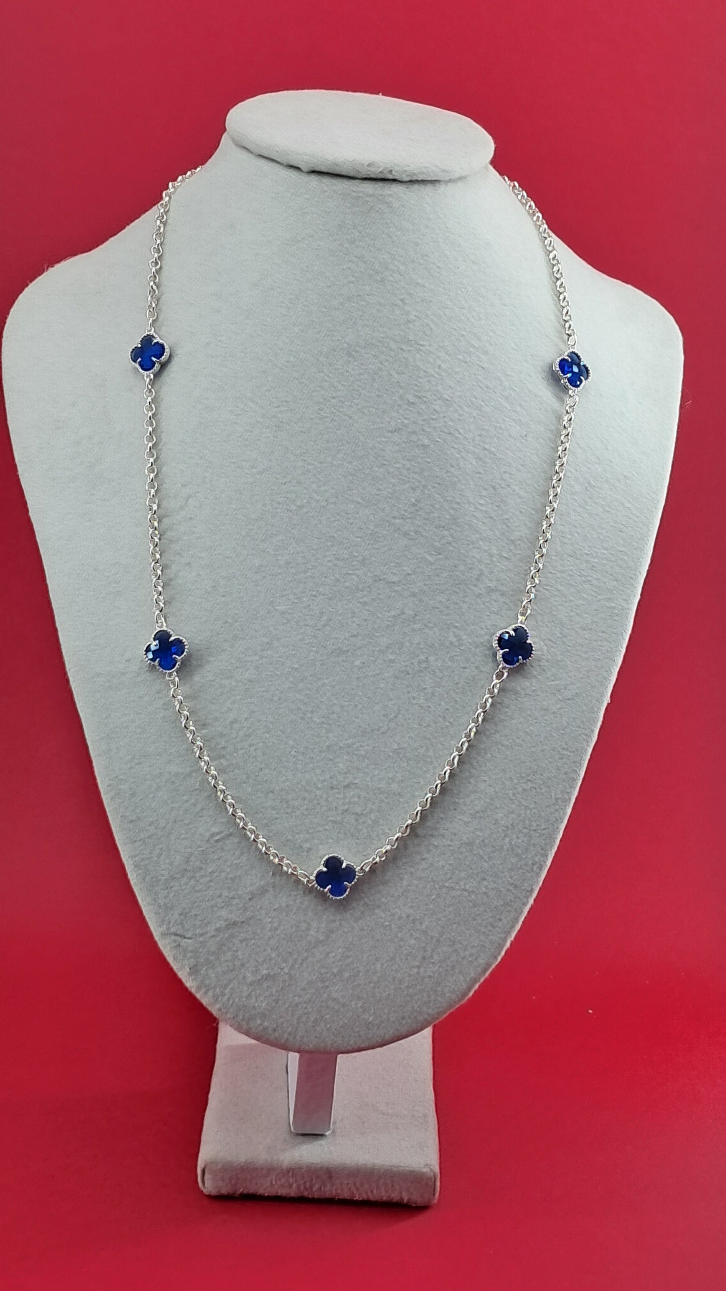 Collar “Trébol Azul Zafiro”