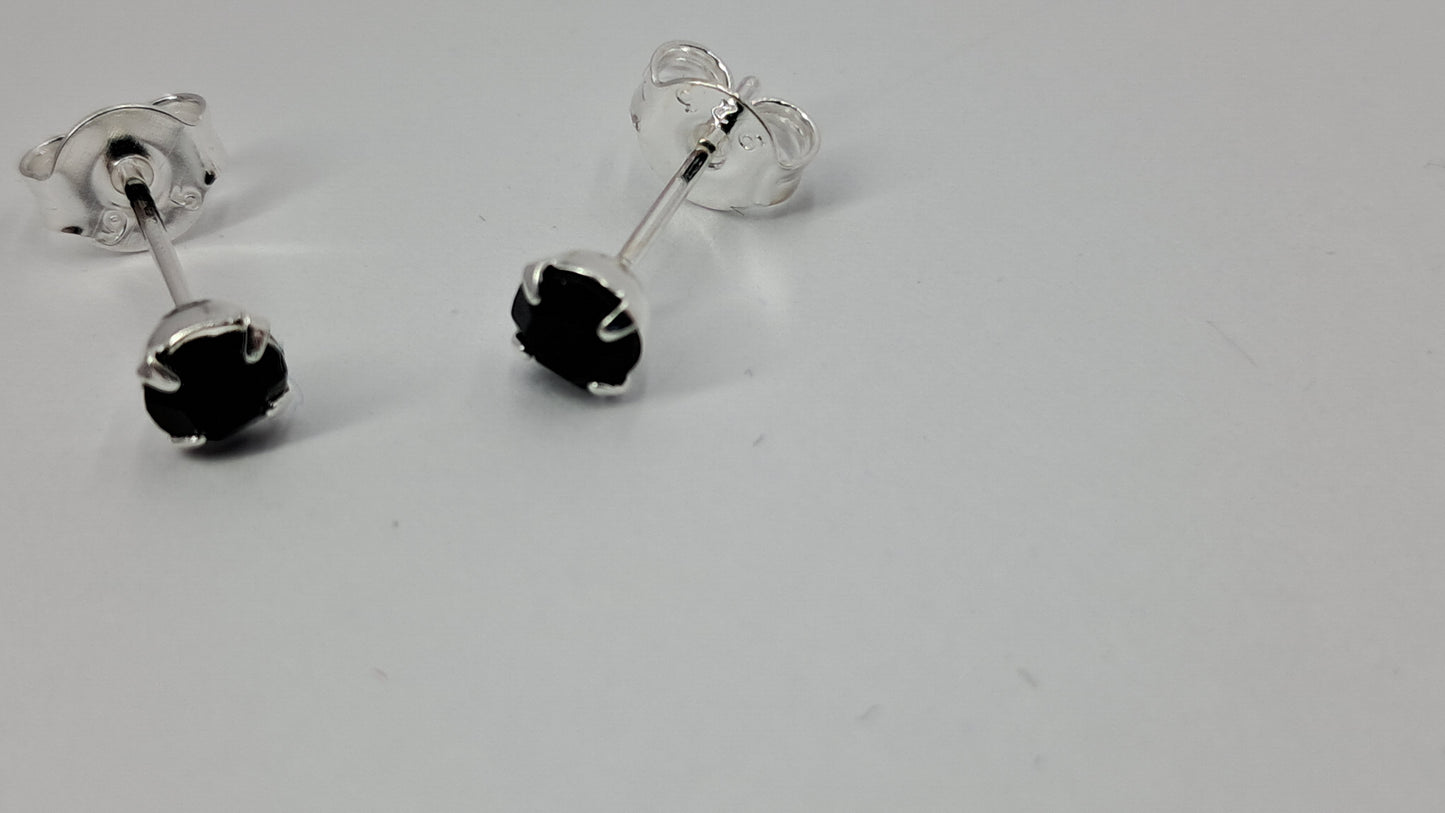 Studs Midnight Solitario - Plata 925