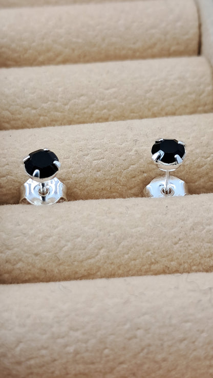 Studs Midnight Solitario - Plata 925