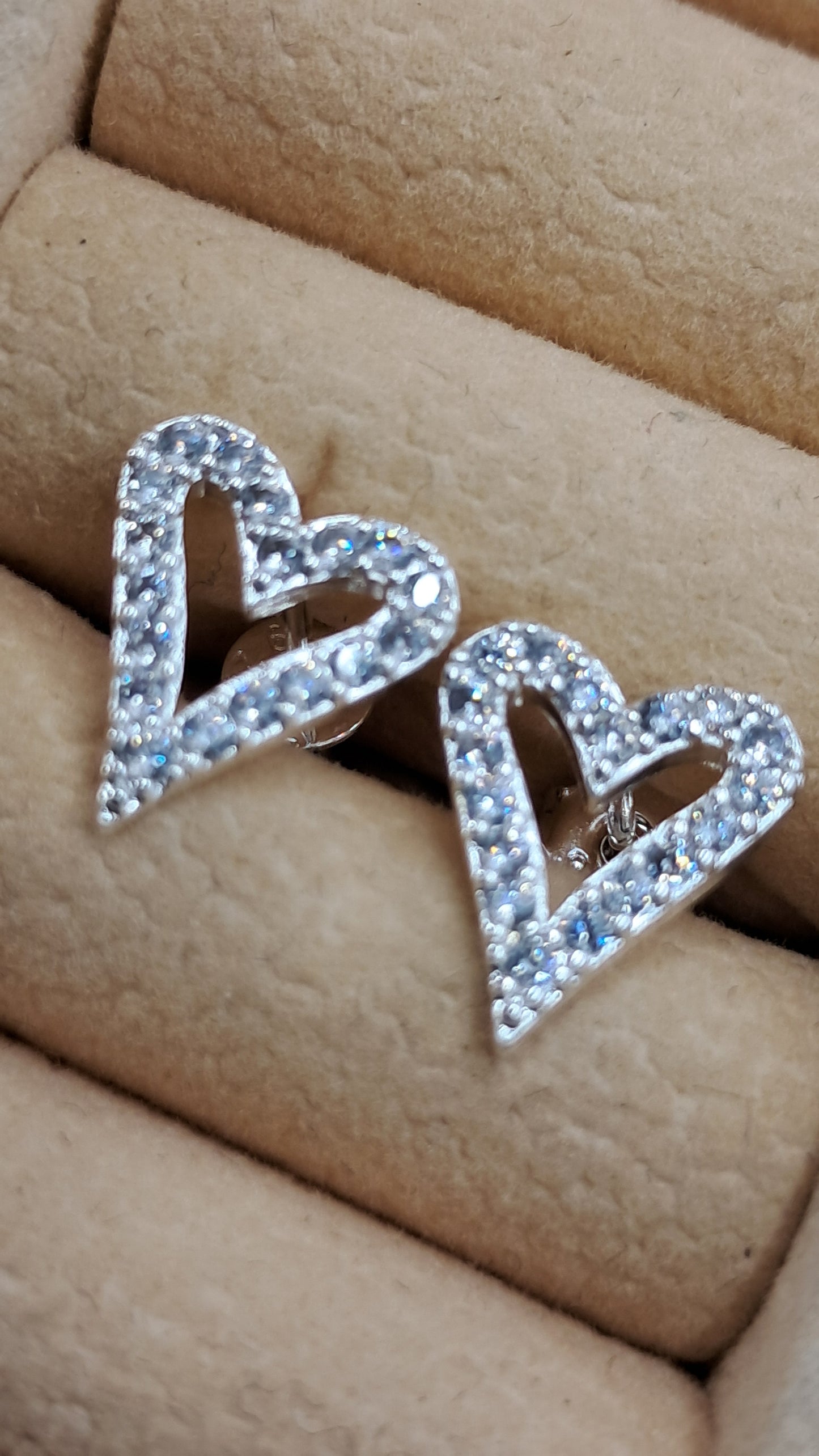 Studs Doble Corazón Pavé - Plata 925