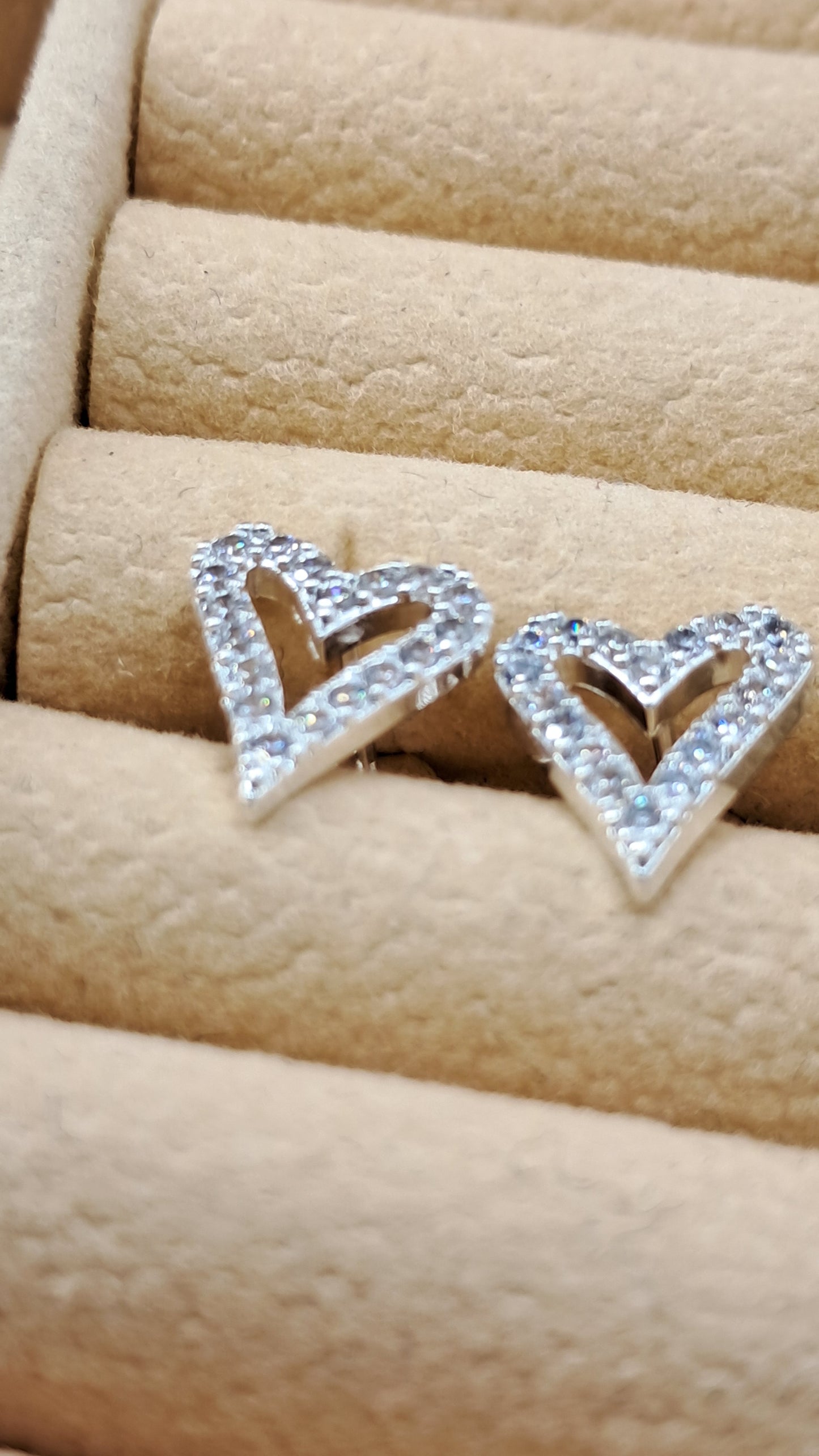 Studs Doble Corazón Pavé - Plata 925