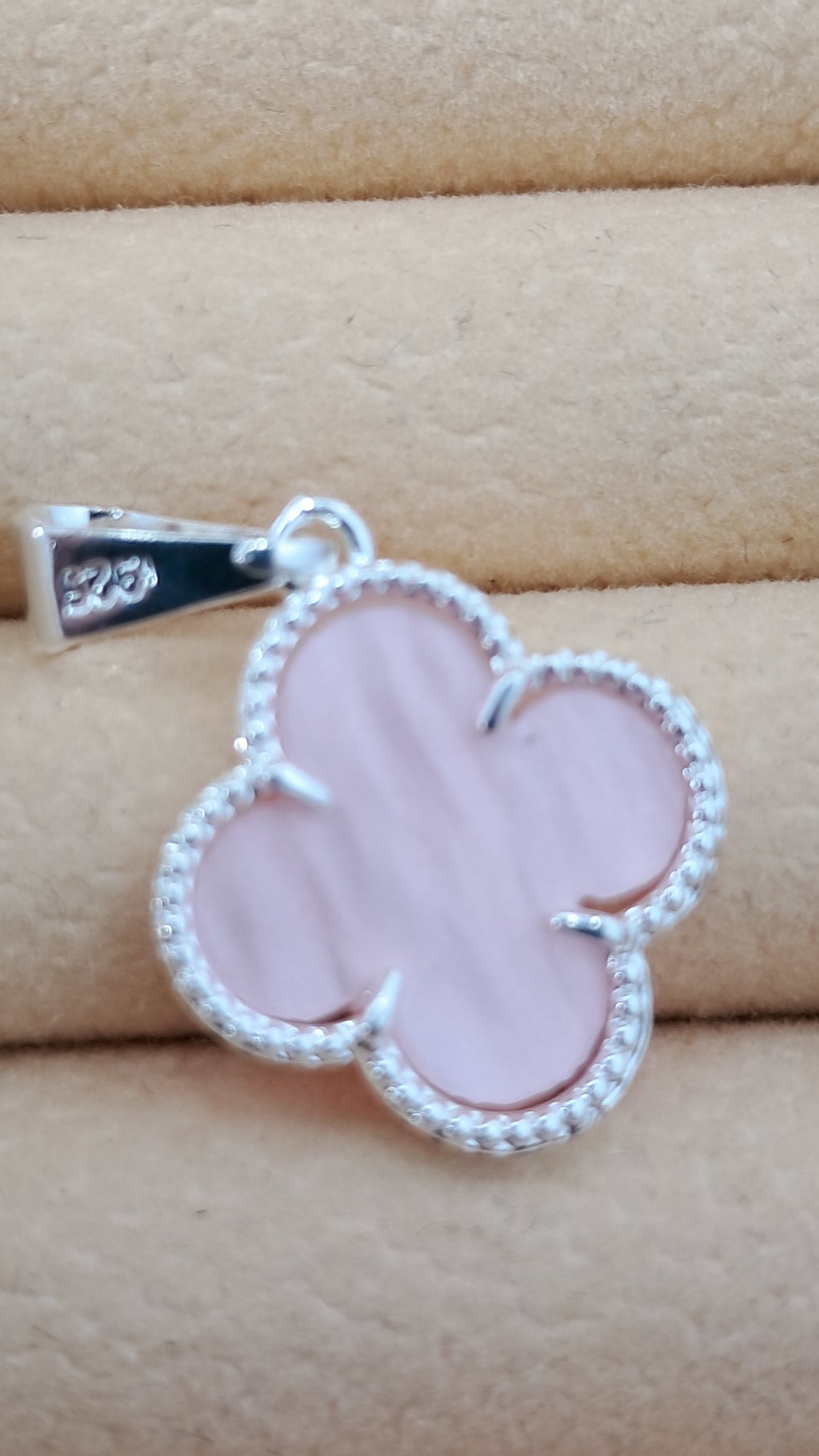 Dije Flor Rosa Nácar – Plata 925 (20 y 24 mm)