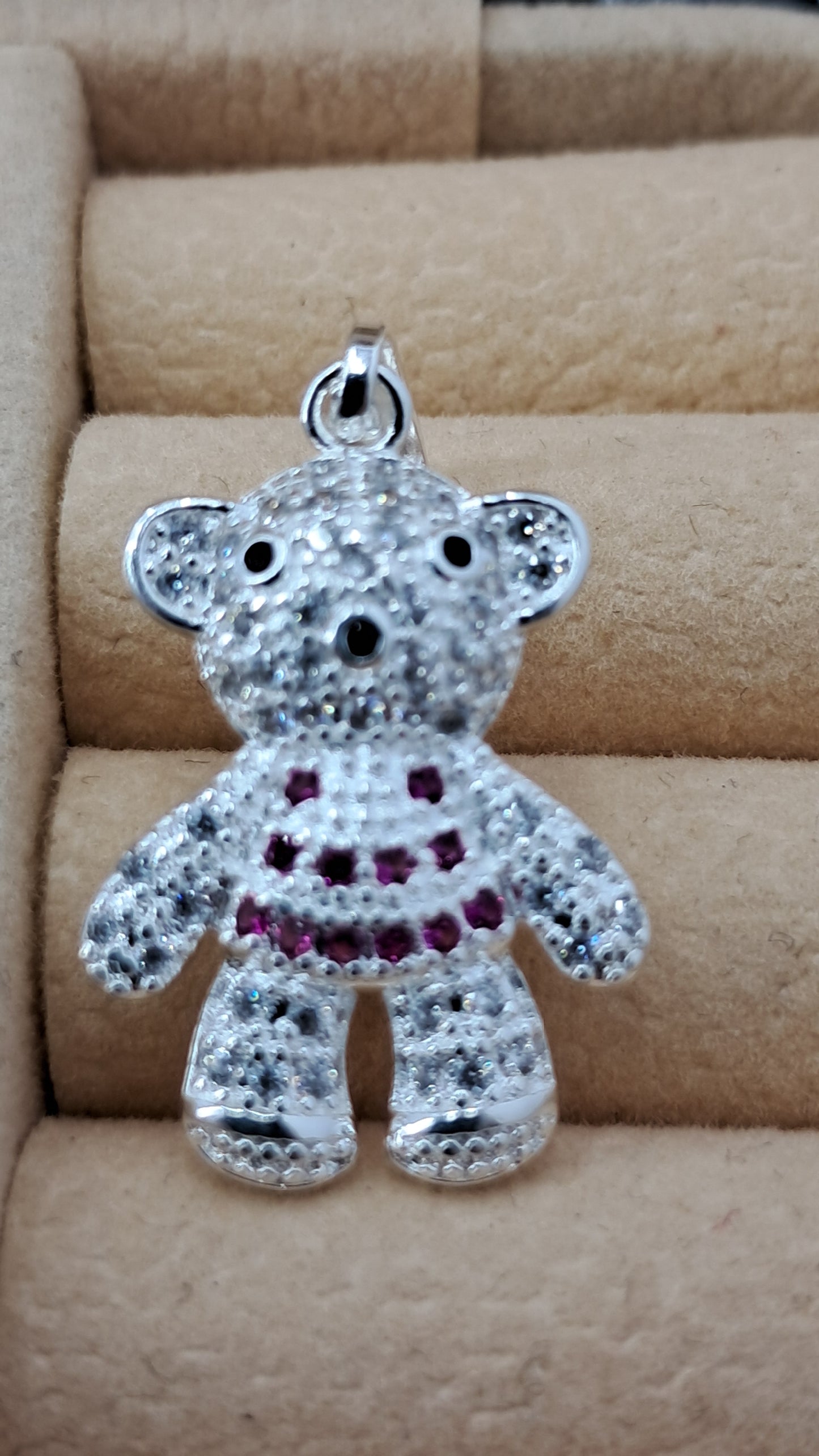 Dije Osito Brillante con Detalles Fucsia – Plata 925