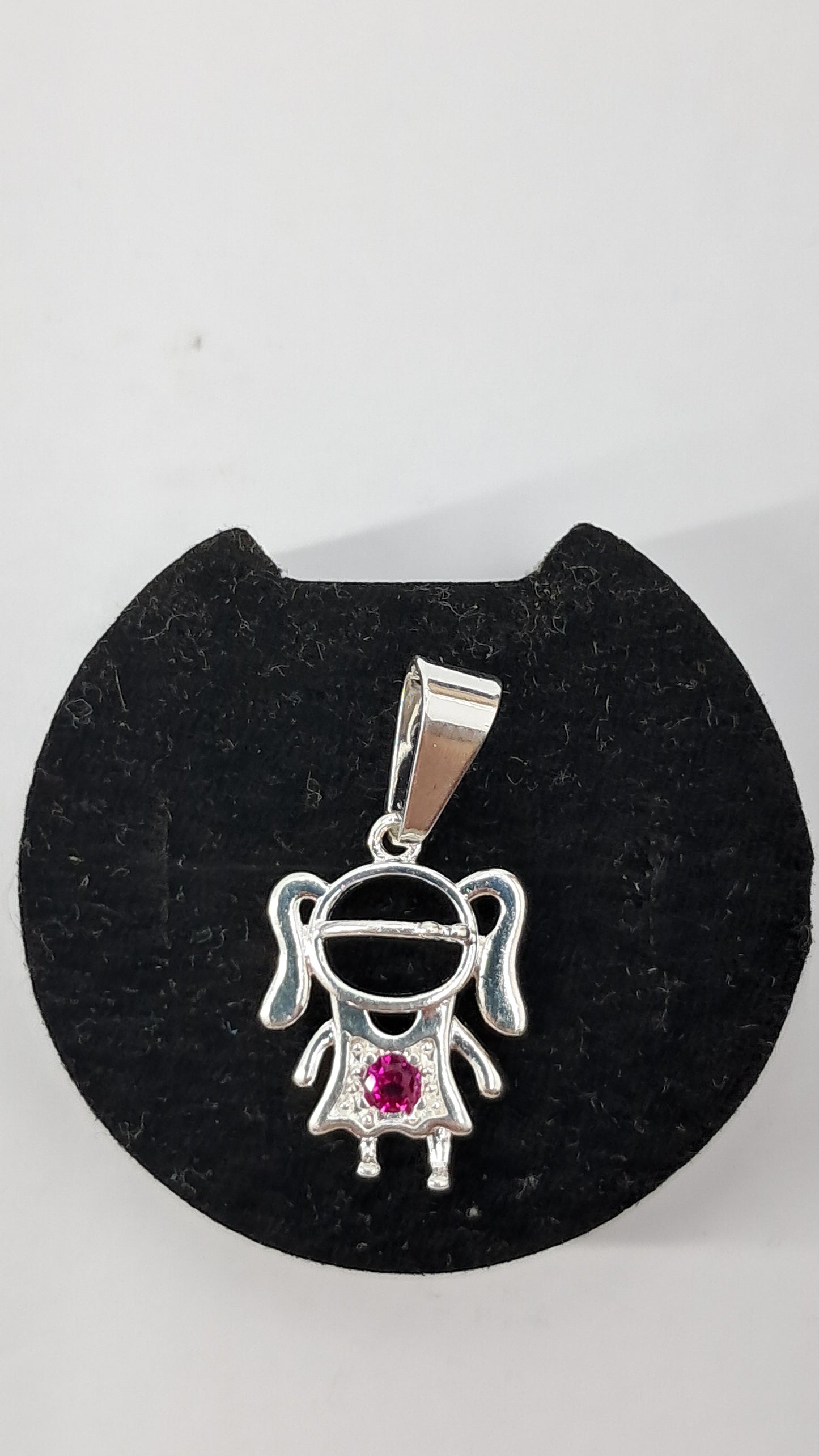 Dije Niña con Cristal Fucsia – Plata 925 - 22mm