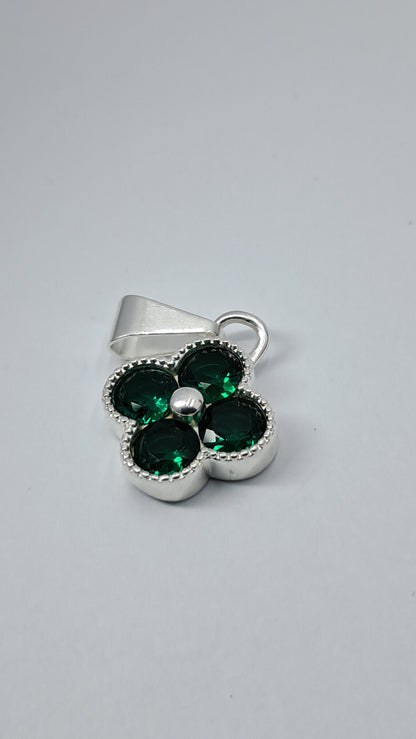 Dije Flor Esmeralda Brillante – Plata 925 - 23 mm