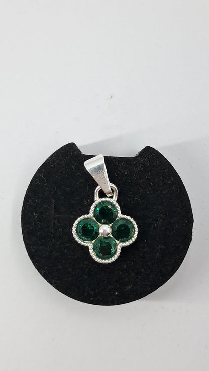 Dije Flor Esmeralda Brillante – Plata 925 - 23 mm