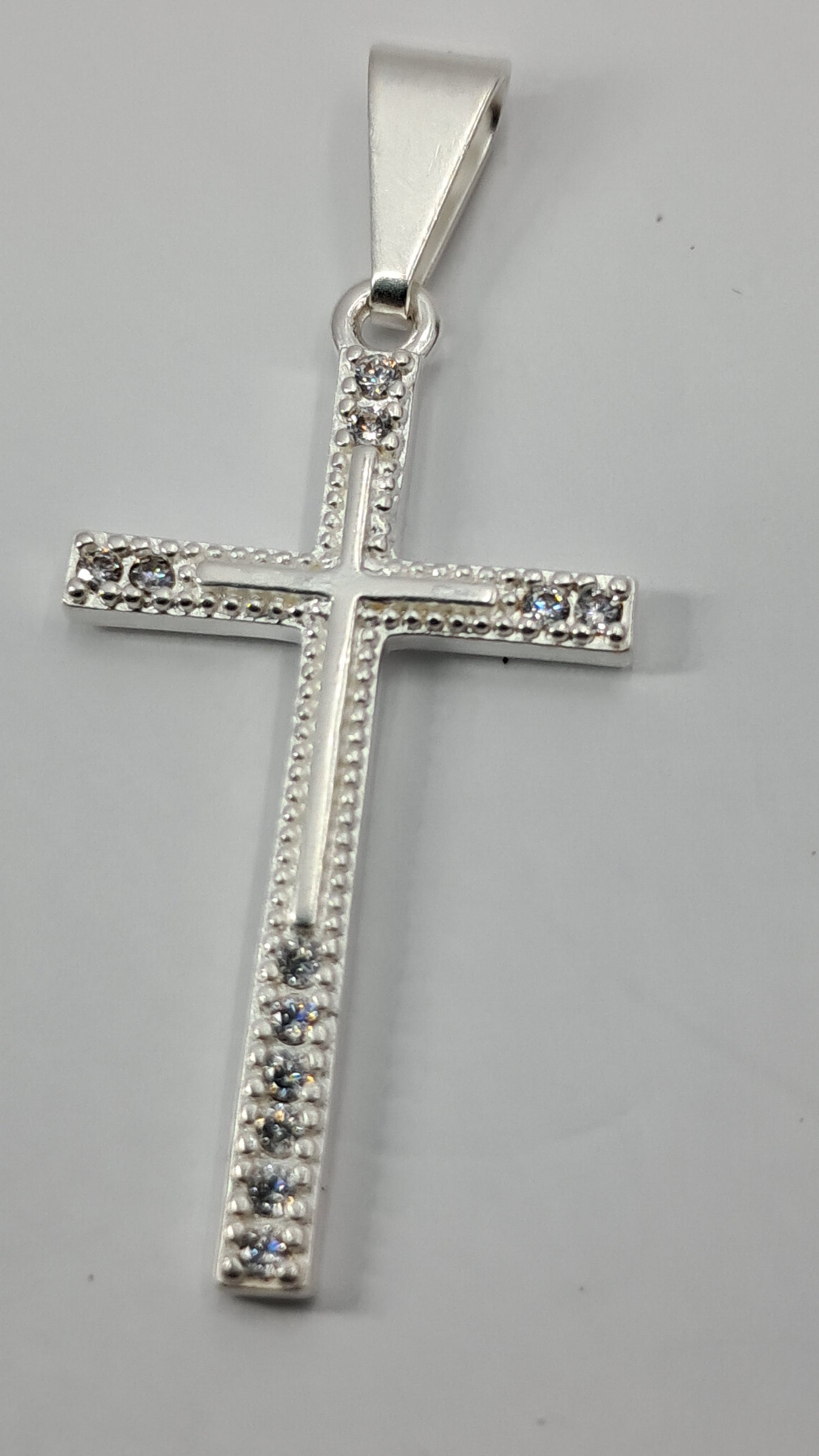 Dije Cruz Elegante con Circones – Plata 925 (38 mm)