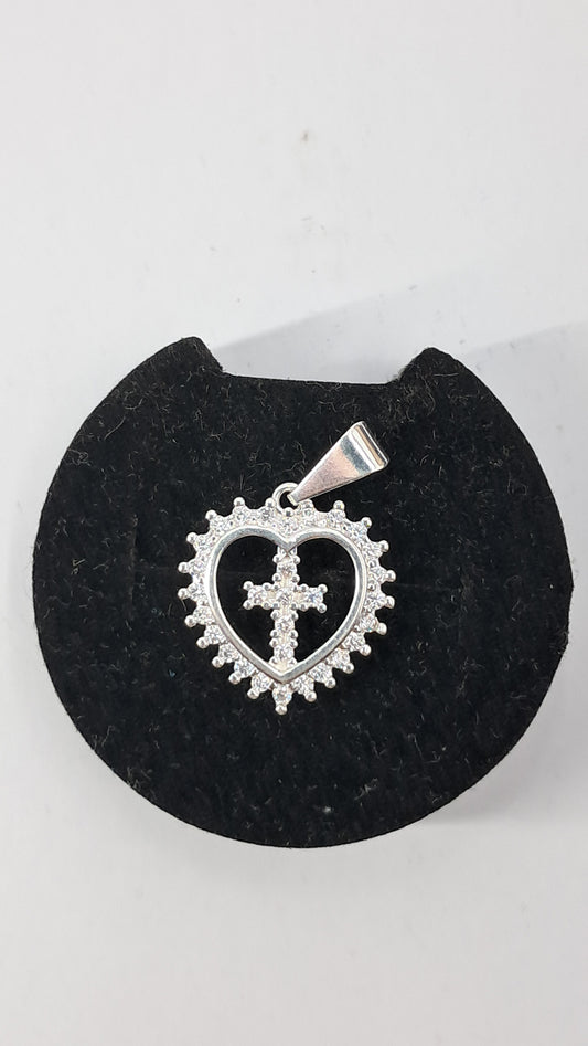 Dije Corazón con Cruz Brillante – Plata 925 (20 mm)