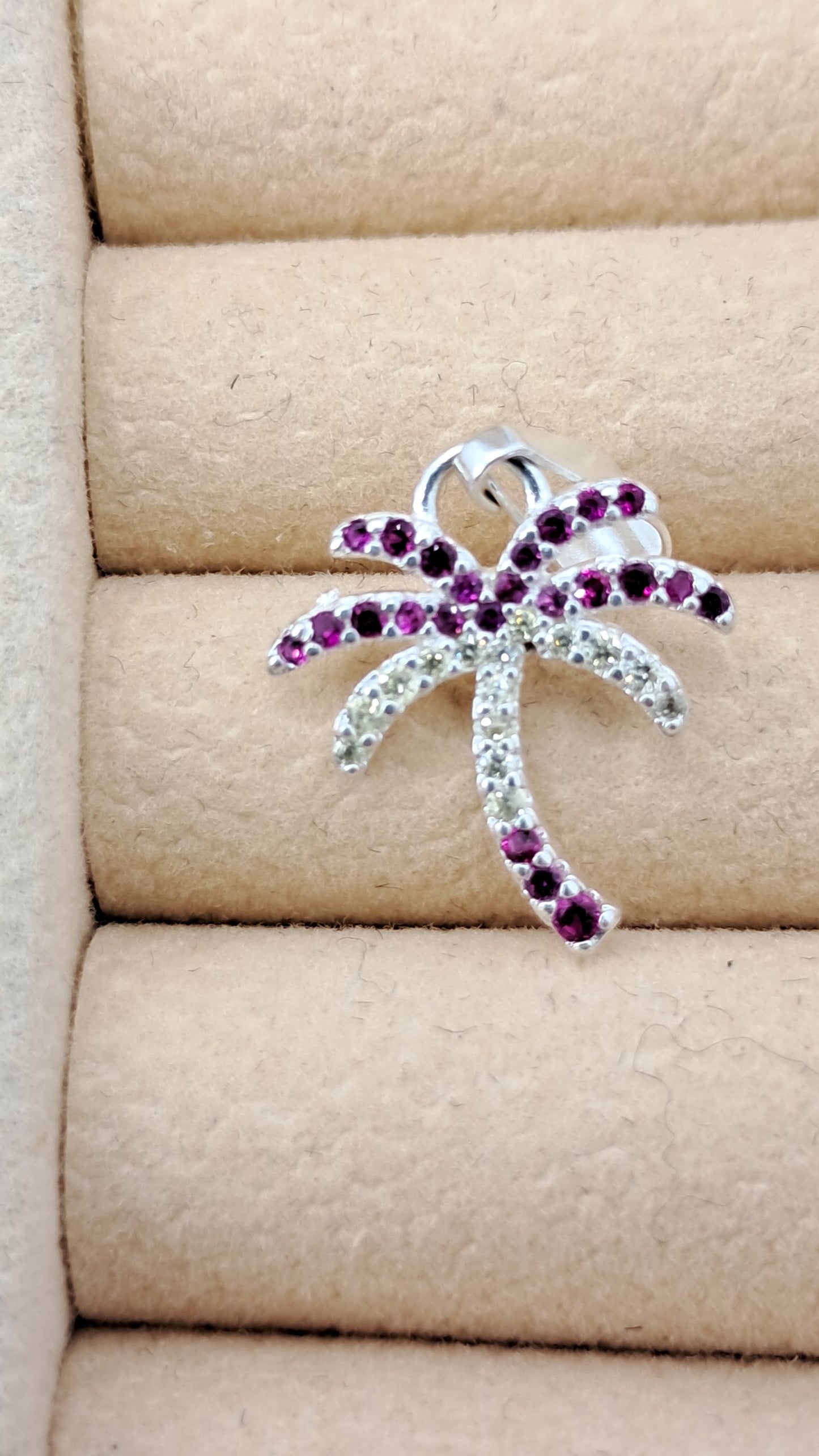 Dije Palma Brillante Fucsia – Plata 925 (23 mm)