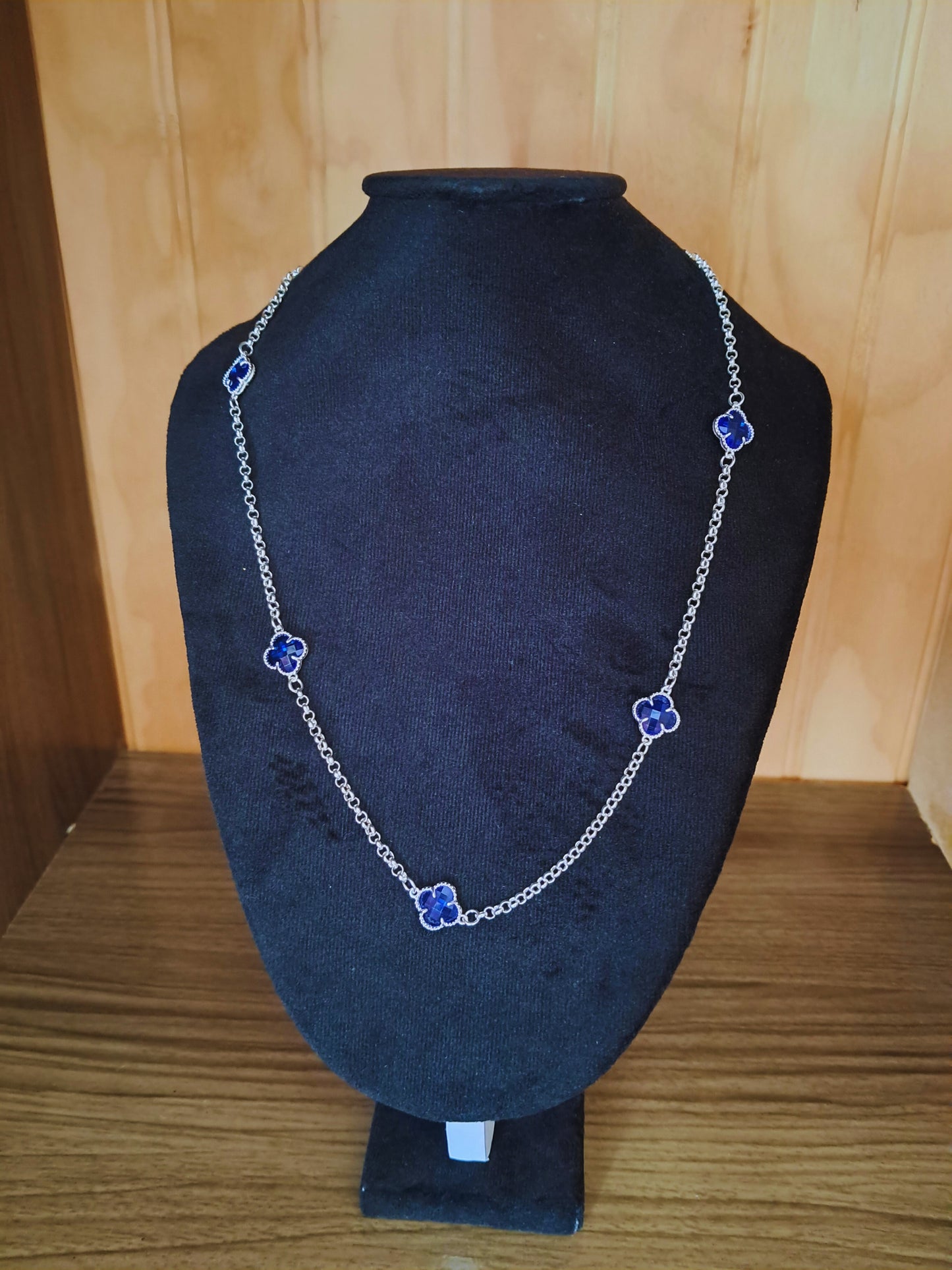 Collar “Trébol Azul Zafiro”