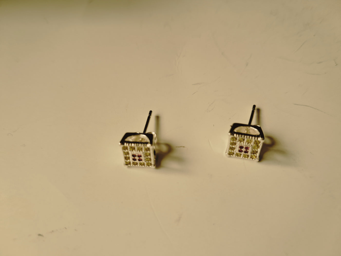 Aros Cuadrados con Detalle Central