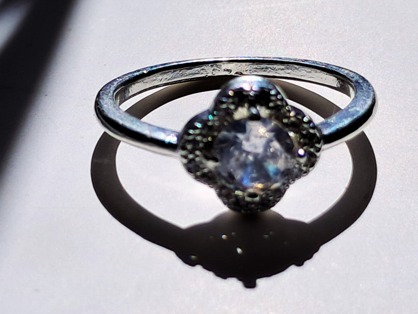 Anillo Flor Brillante en Plata 925