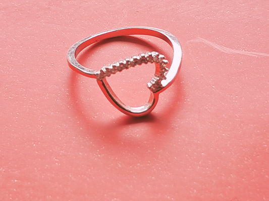 Anillo Plata Corazón con Detalle de Circones
