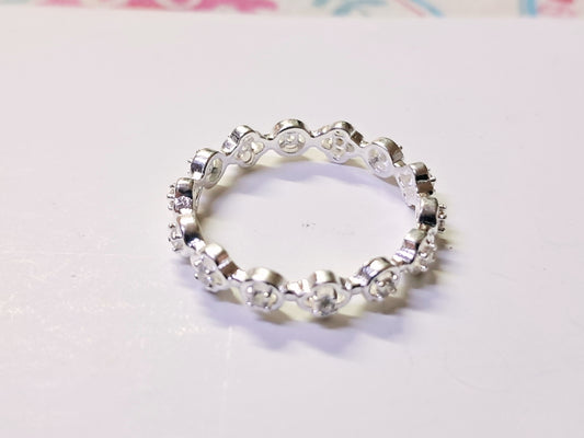 Anillo Eternity Flores de Circonia