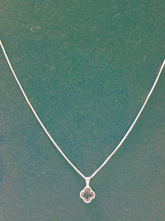 Collar Trébol Negro en Plata 925