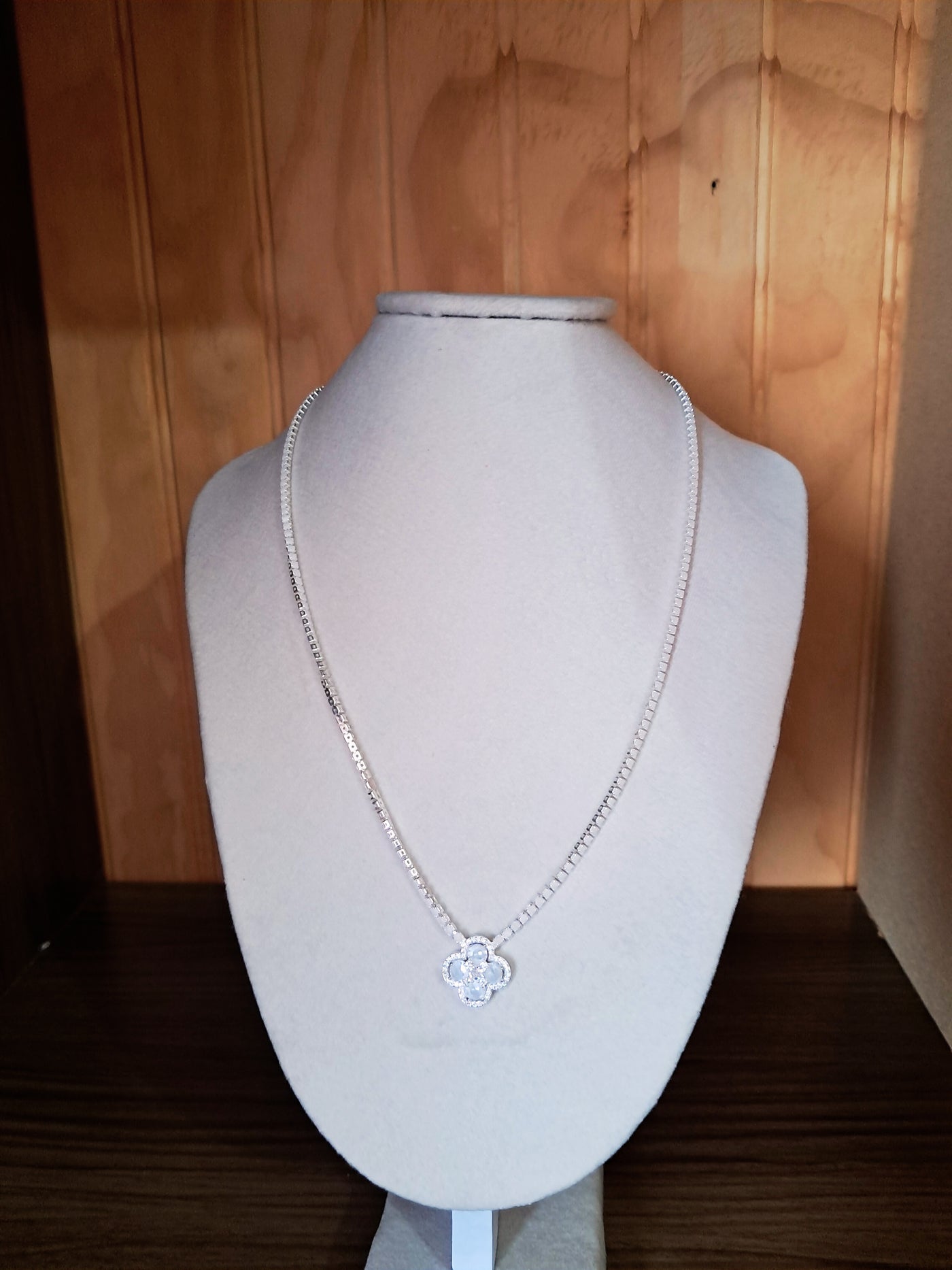 Collar Plata 925 — Colgante Trébol con Circonitas