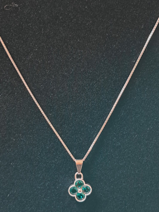 Collar trébol verde en plata 925