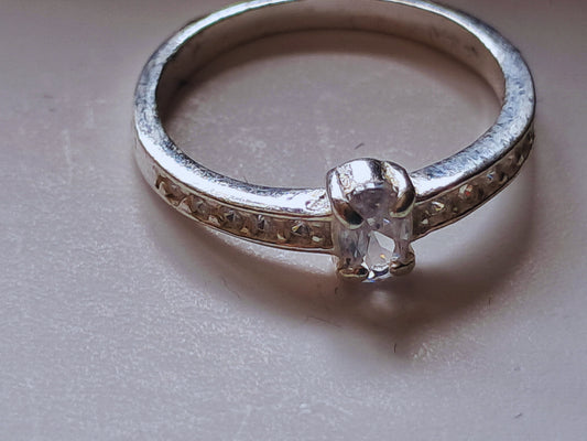 Anillo Plata Ovalo con Circonita