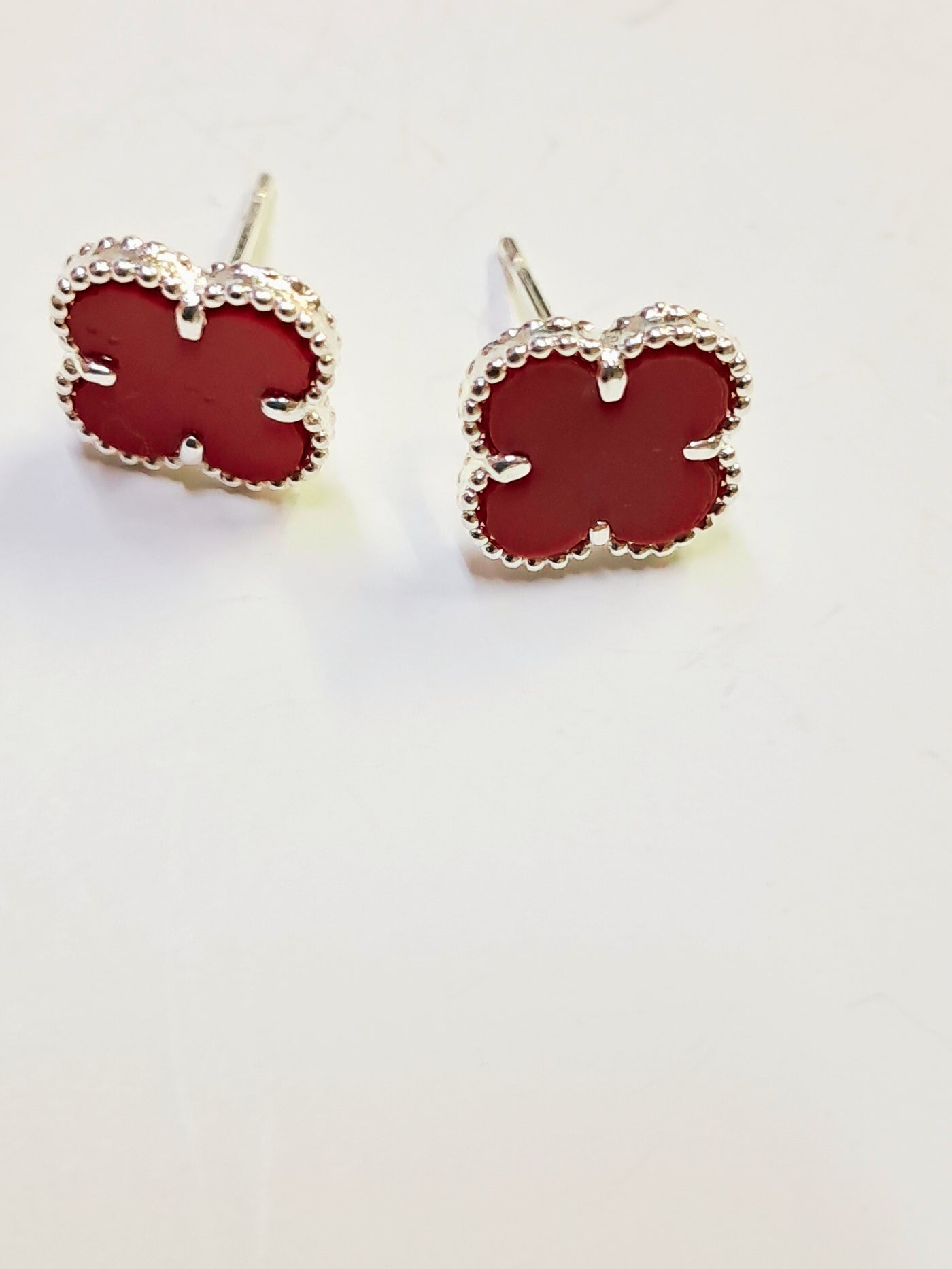 Aros trébol de cuatro hojas rojo en plata 925 – 1.8 g