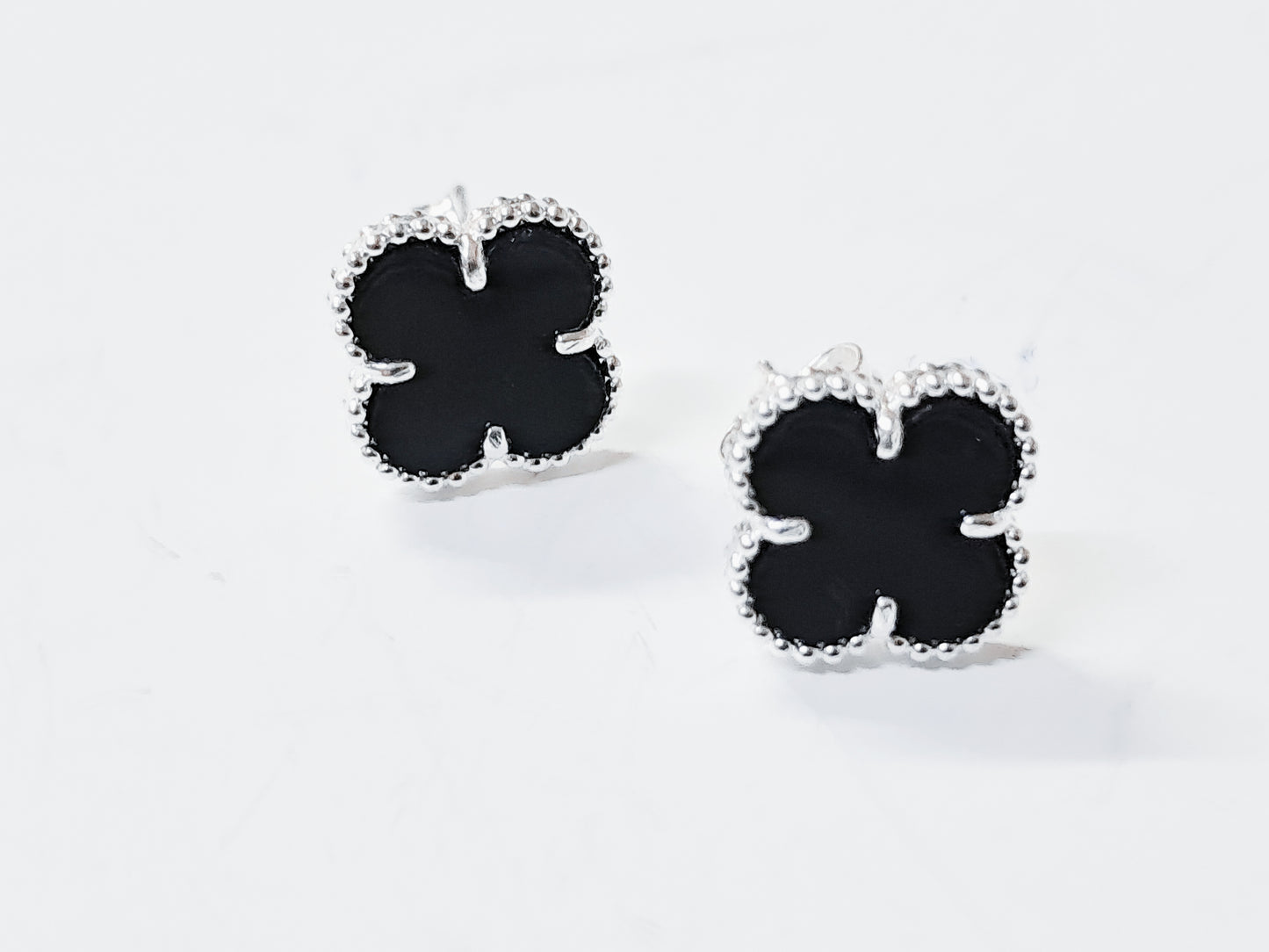 Aros Trébol Negro en Plata 925