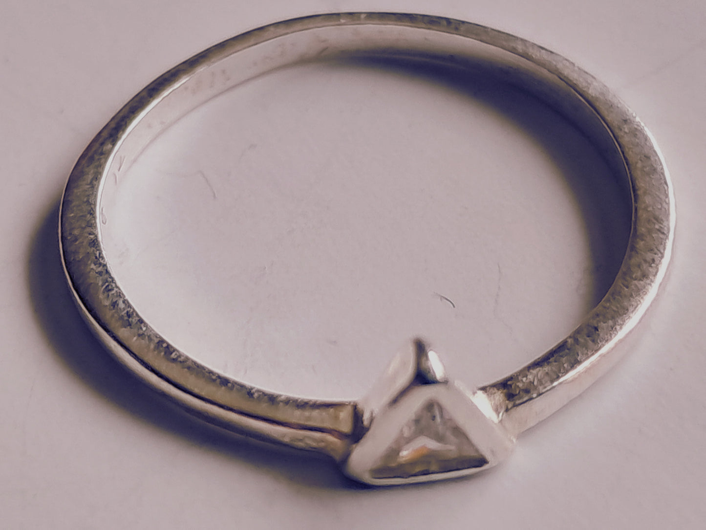 Anillo Plata Pirámide con Circonita