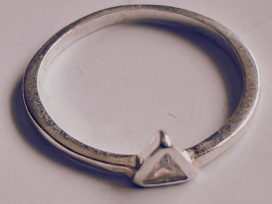 Anillo Plata Pirámide con Circonita