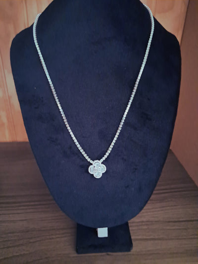 Collar Plata 925 — Colgante Trébol con Circonitas