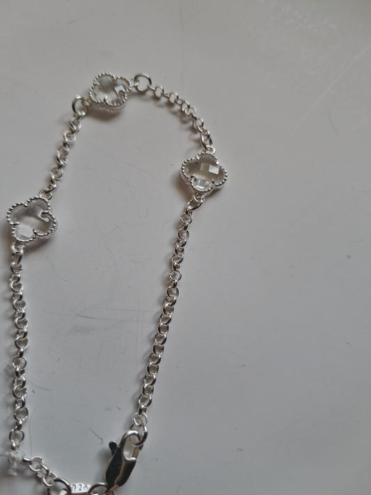 Pulsera trébol de cuarzo transparente en plata 925